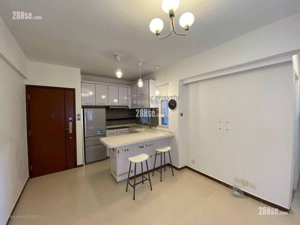 King's Court Sell 2 Bedrooms , 1 Bathroom 445 ft²