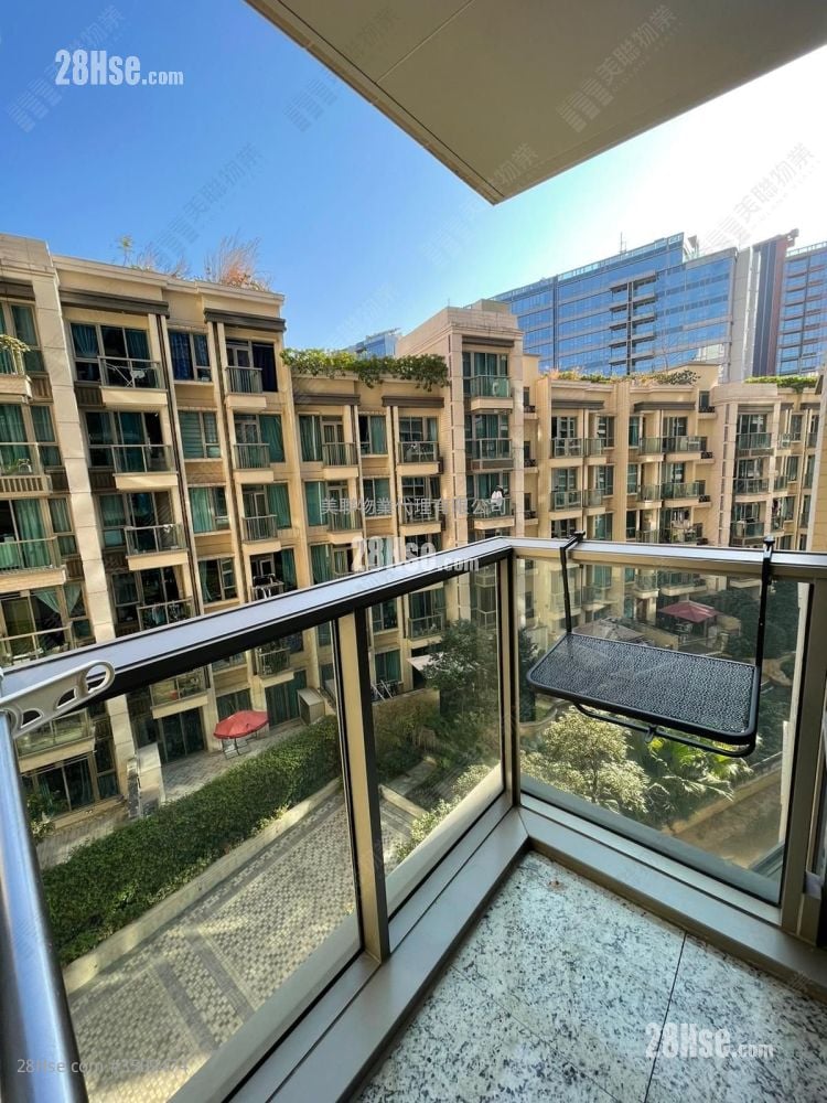 Mayfair By The Sea Rental 3 Bedrooms , 2 Bathrooms 1,006 ft²