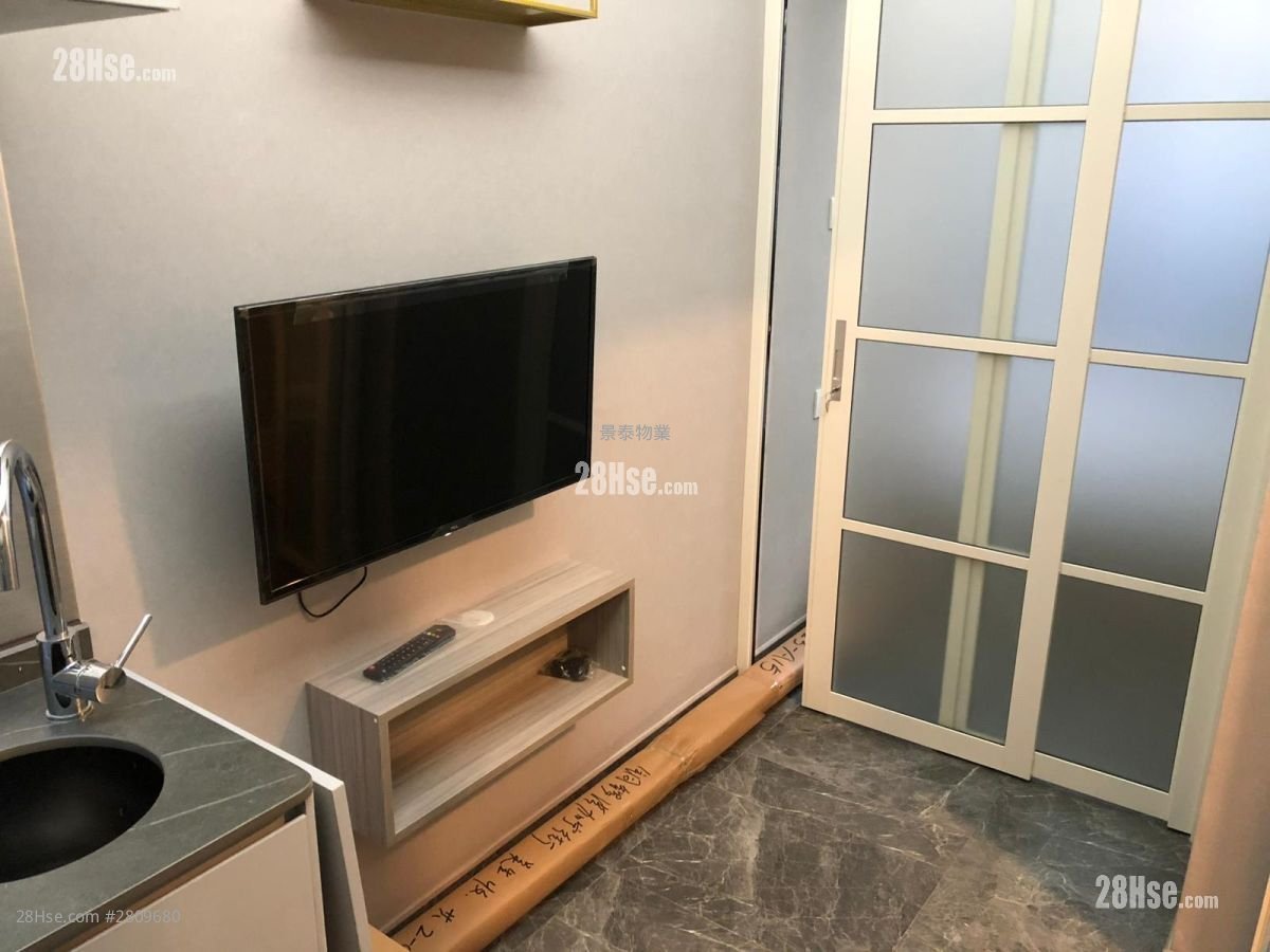 Cleveland Mansion Rental Studio , 1 Bathroom 190 ft²