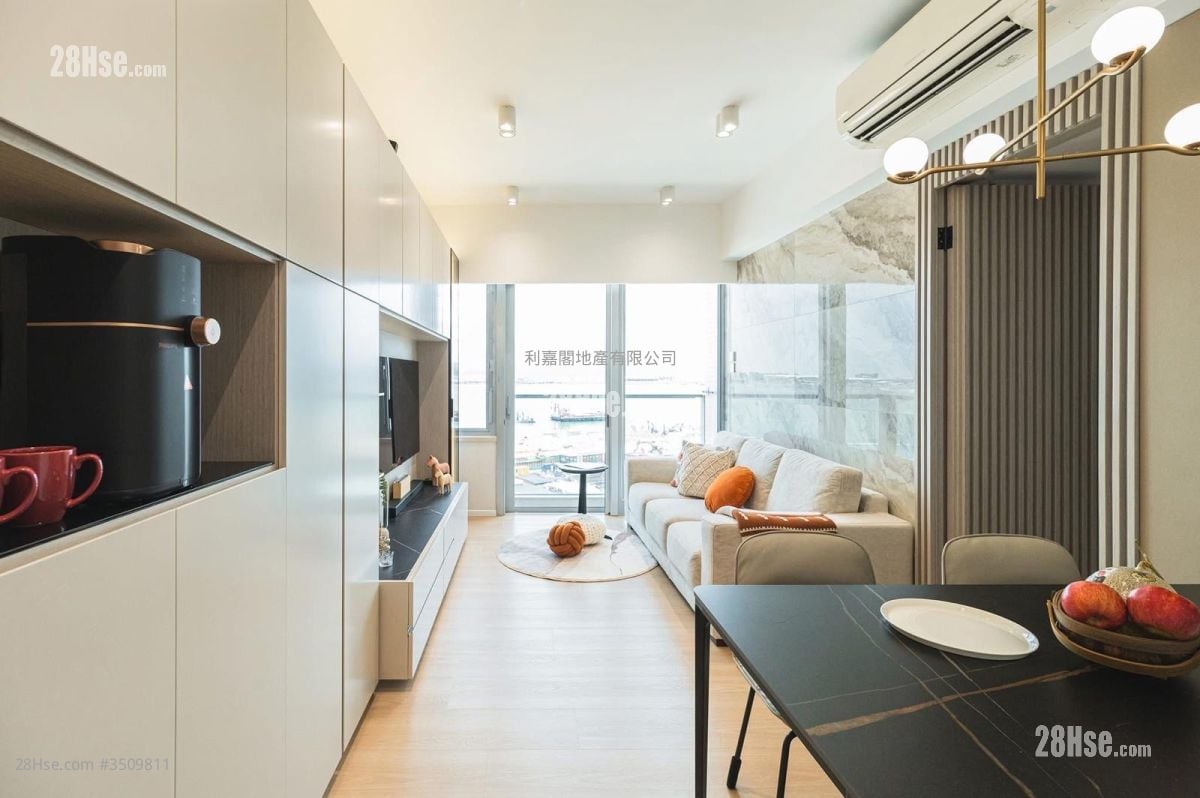 Century Link Sell 3 Bedrooms , 2 Bathrooms 642 ft²
