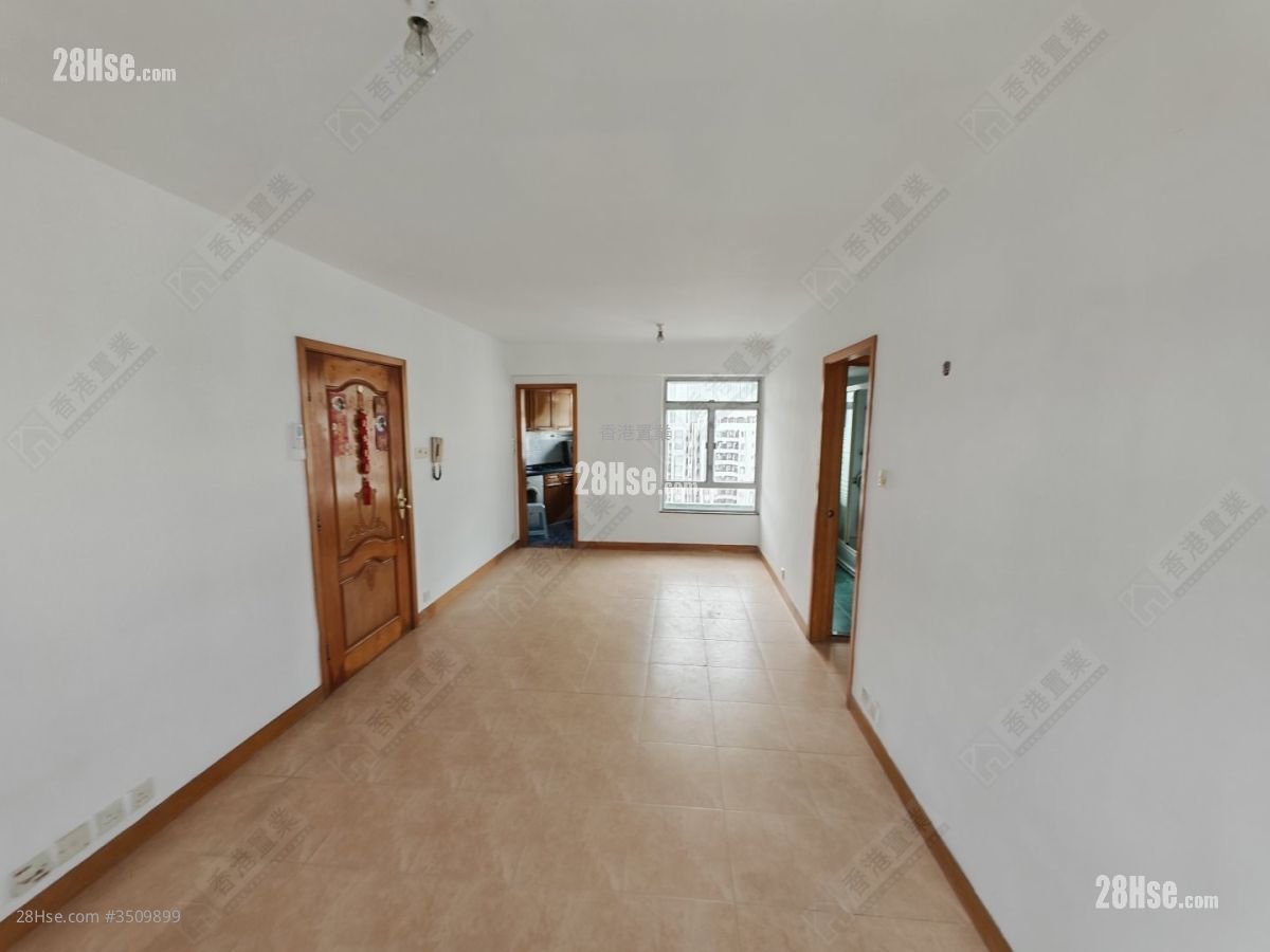 Aberdeen Centre Sell 3 Bedrooms , 2 Bathrooms 721 ft²