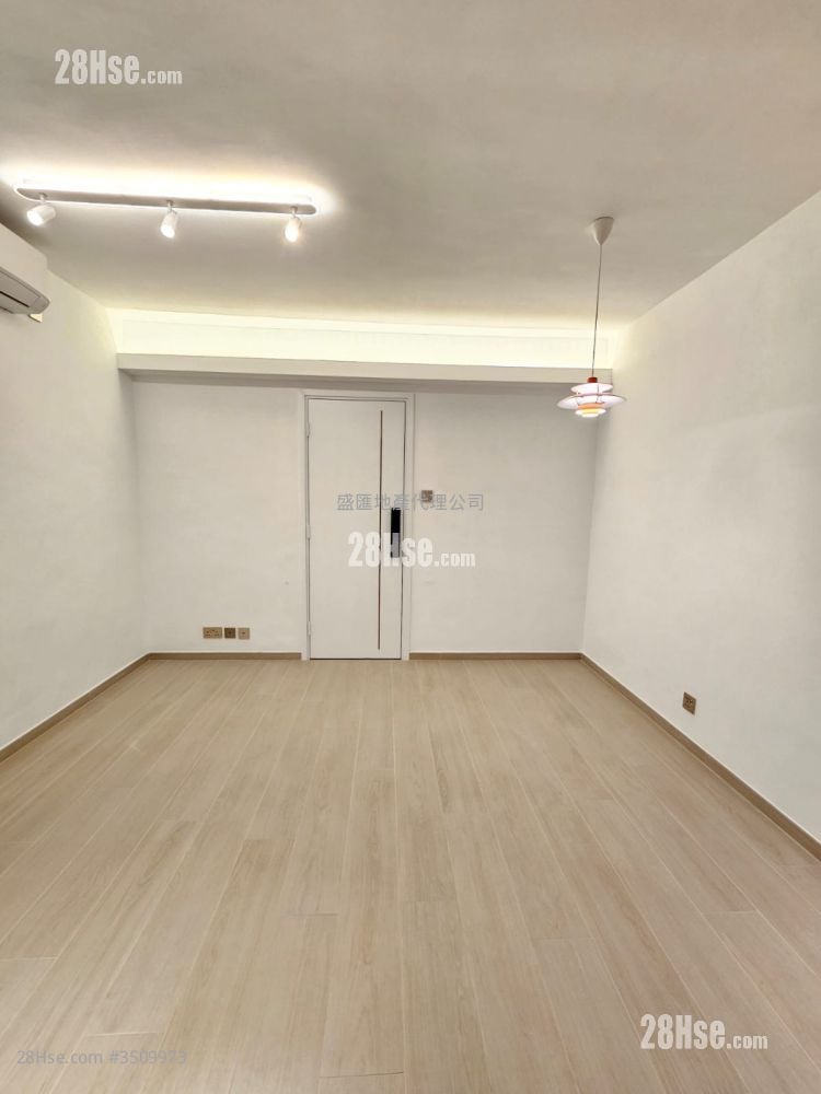 Sham Tsung Court Sell 2 Bedrooms , 1 Bathroom 340 ft²