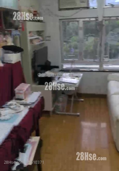 Yee Nga Court Sell 2 Bedrooms 401 ft²