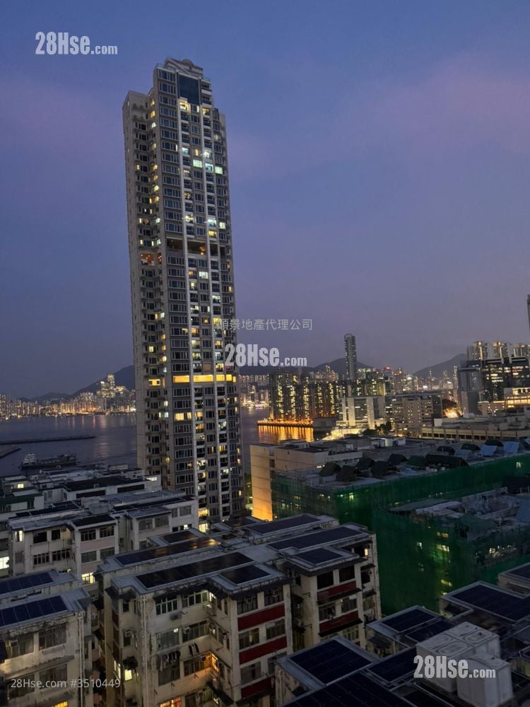 In House Rental 4 Bedrooms , 2 Bathrooms 620 ft²