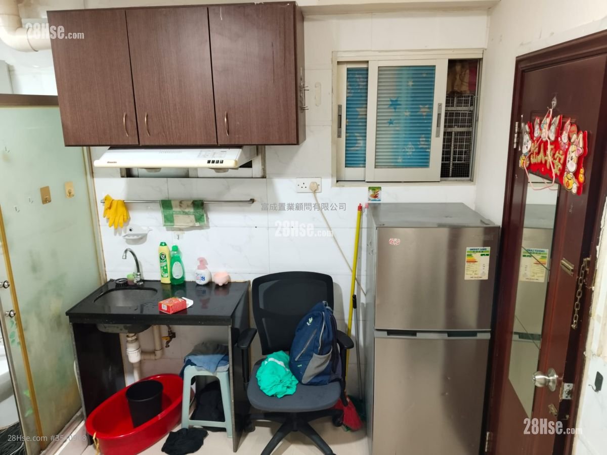 Tong An Mansion Sell 3 Bedrooms , 1 Bathroom 496 ft²