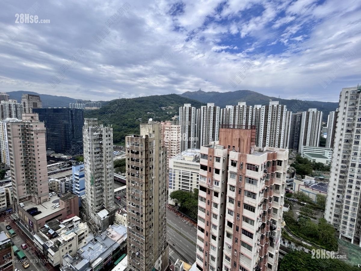Town Square Sell 3 Bedrooms , 2 Bathrooms 608 ft²