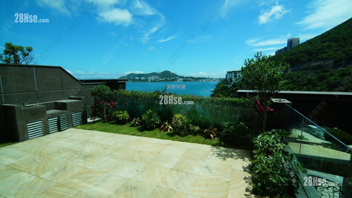 Le Palais Rental 3,302 ft²