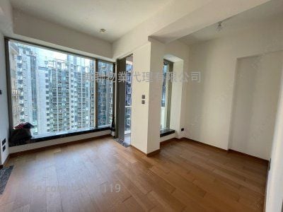 Sablier Sell 300 ft²