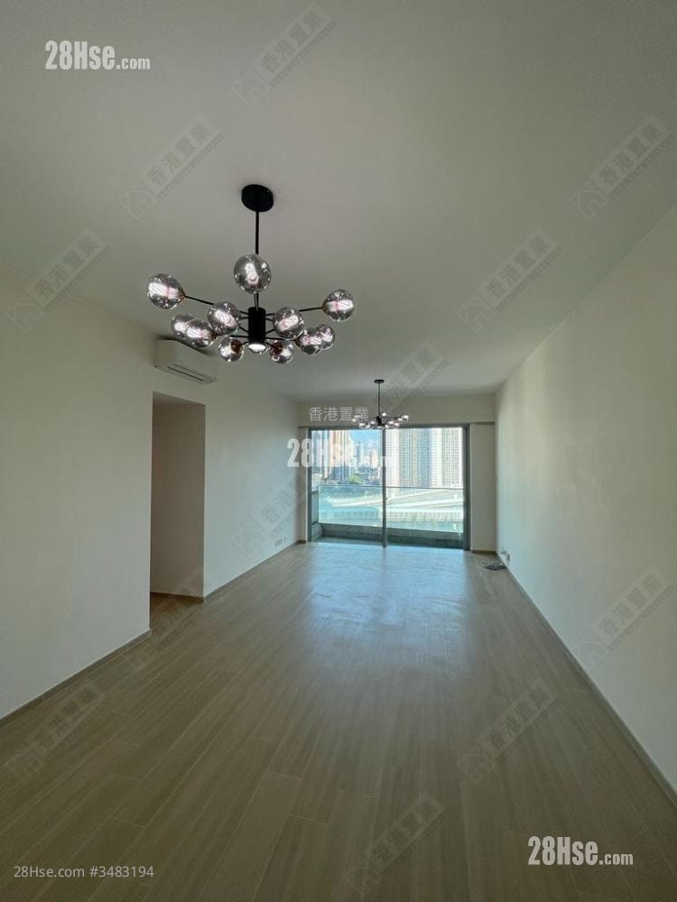 Manhattan Hill Rental 3 Bedrooms , 2 Bathrooms 1,126 ft²