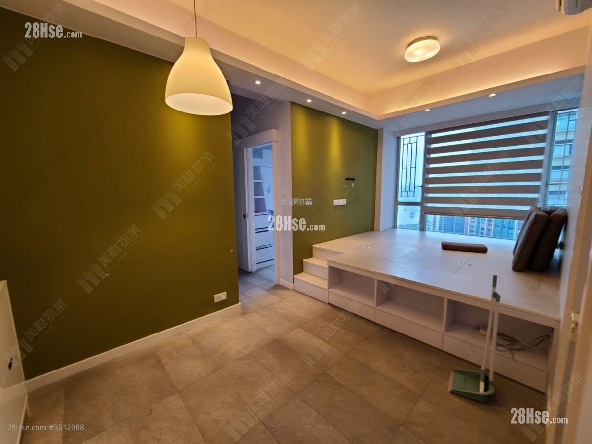 Indihome Rental 3 Bedrooms , 2 Bathrooms 538 ft²