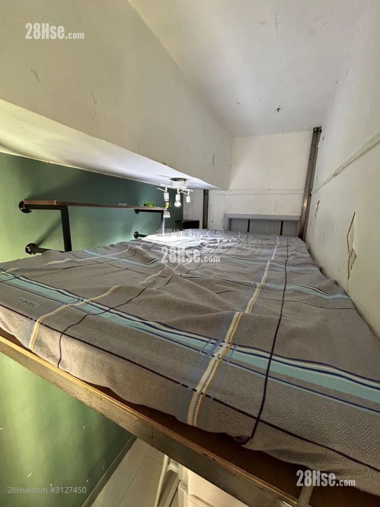 Jade Mansion Rental 1 Bedroom 70 ft²