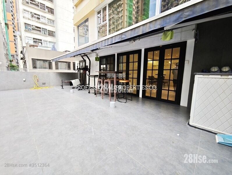 Friendship Court Sell 2 Bedrooms , 2 Bathrooms 783 ft²