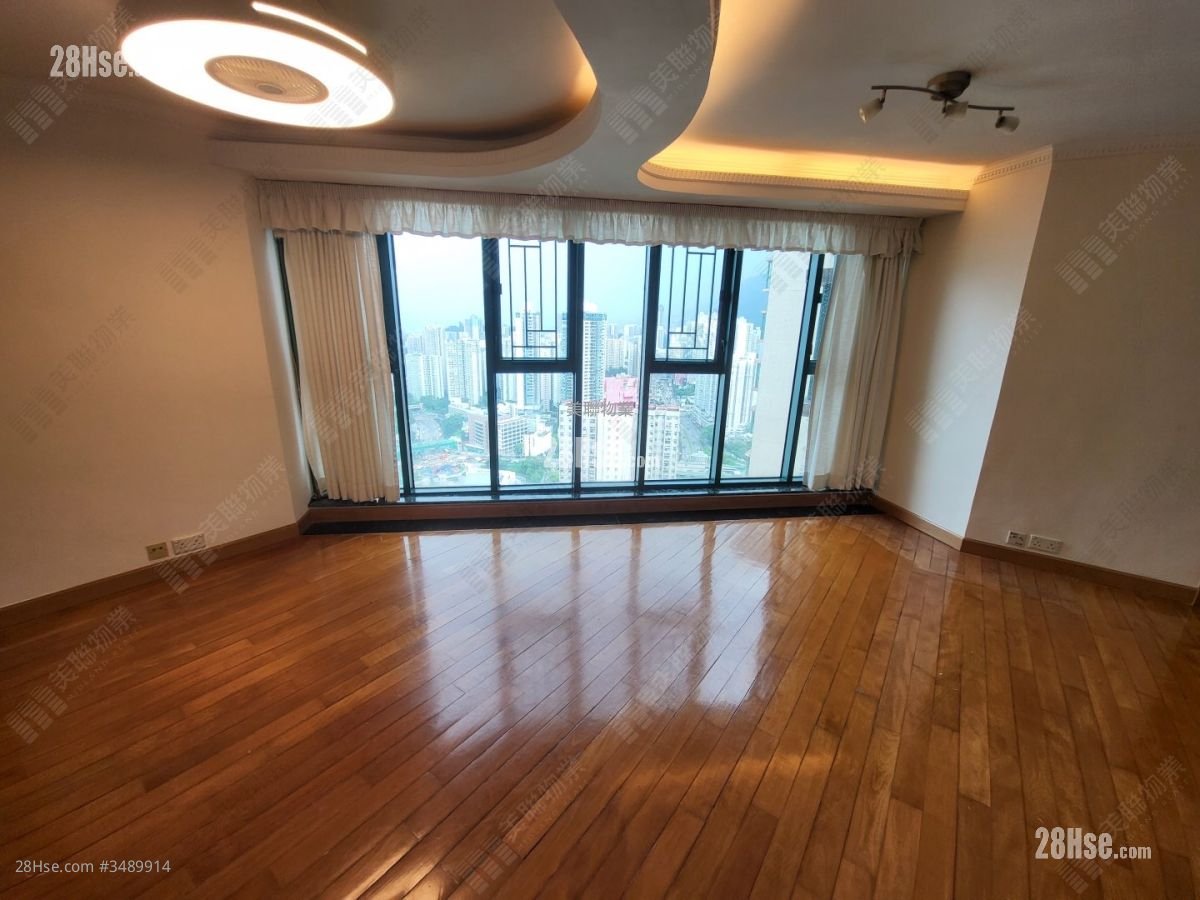 Galaxia Rental 4 Bedrooms , 2 Bathrooms 1,110 ft²