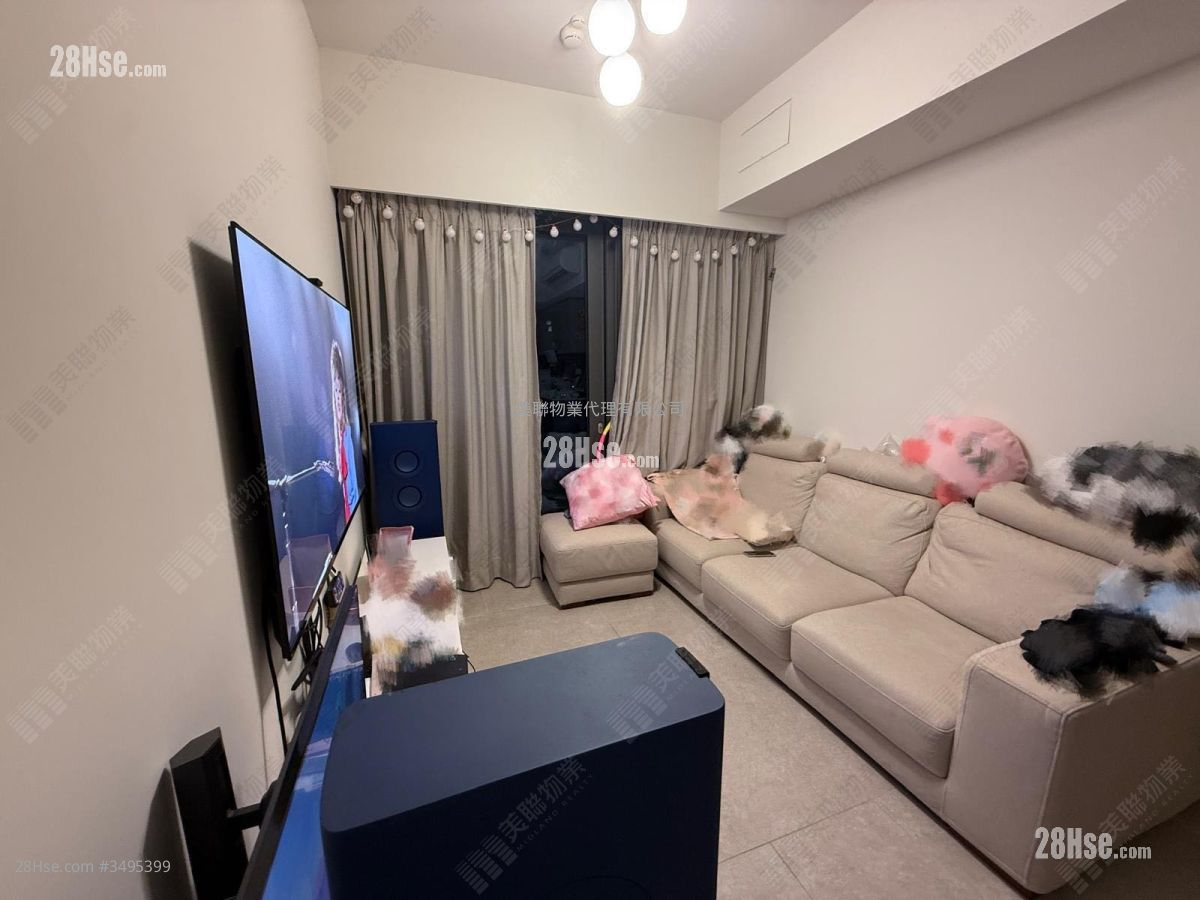 The Yoho Hub Rental 2 Bedrooms , 1 Bathroom 460 ft²