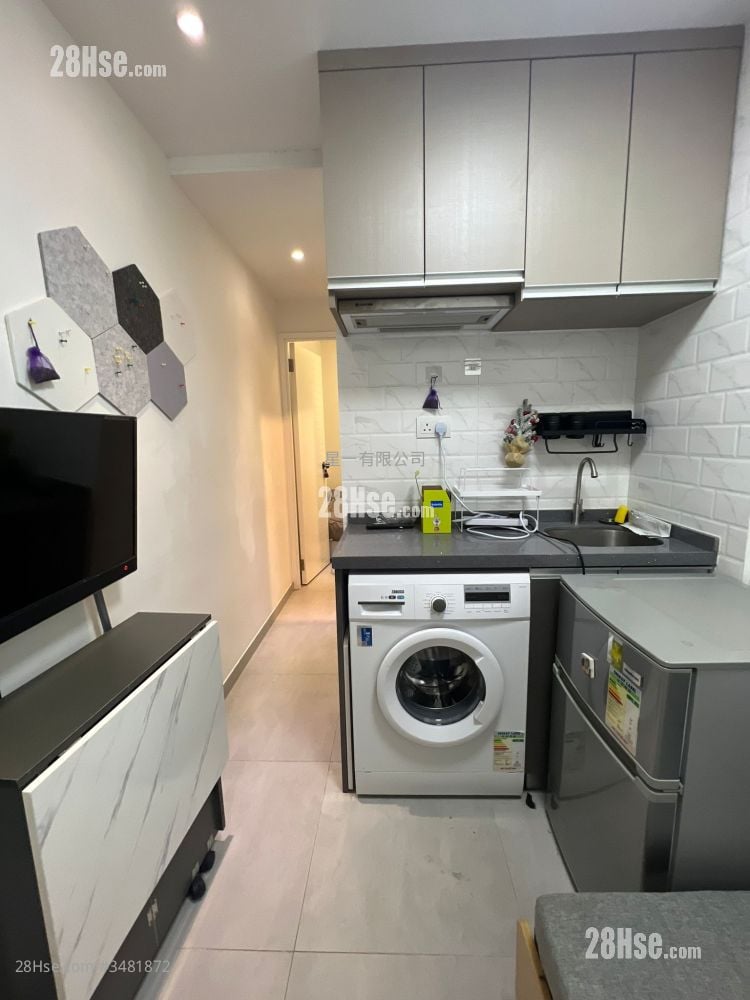 Overseas Court Rental Studio , 1 Bathroom 160 ft²