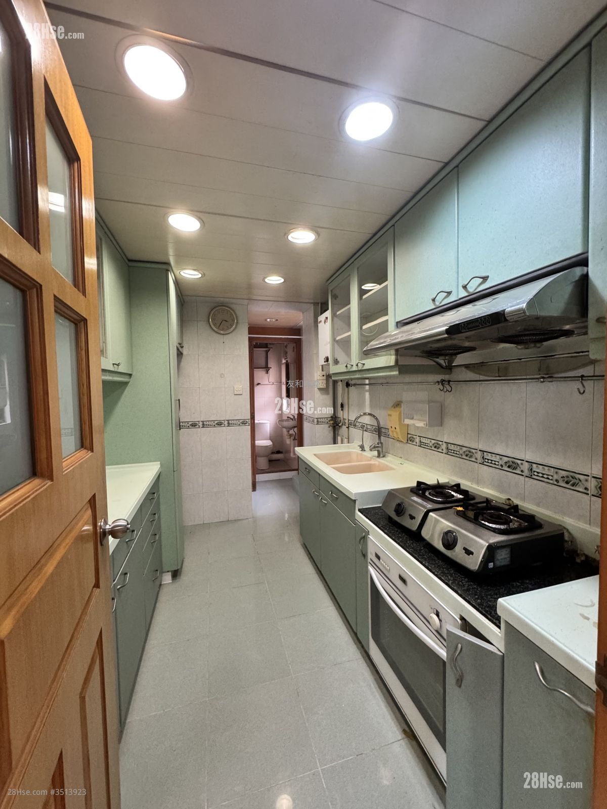 Man Yuen Sell 1,076 ft²