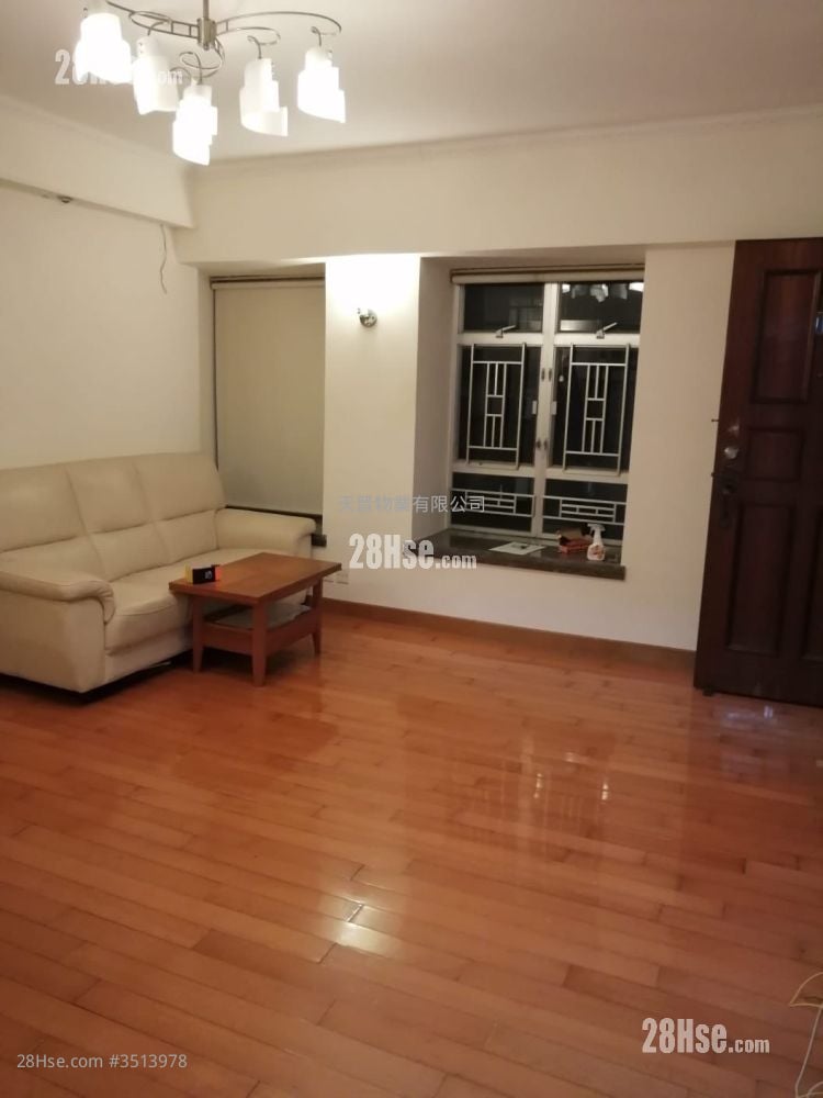 Tak Lee Court Sell 3 Bedrooms , 2 Bathrooms 445 ft²