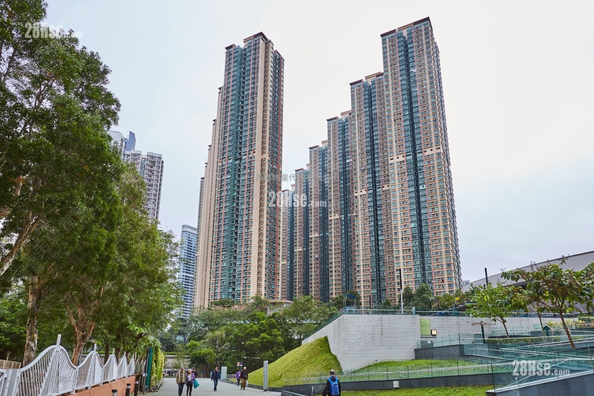 Park Central Sell 2 Bedrooms , 1 Bathroom 465 ft²