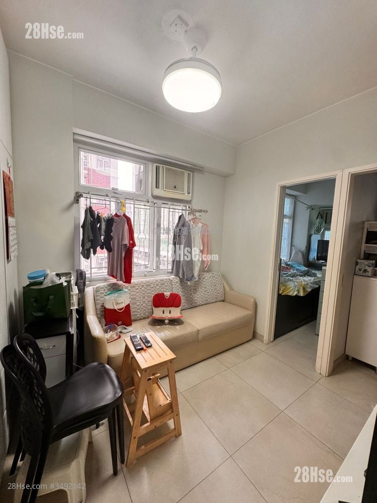 Tai On Court Sell 2 Bedrooms , 1 Bathroom 294 ft²