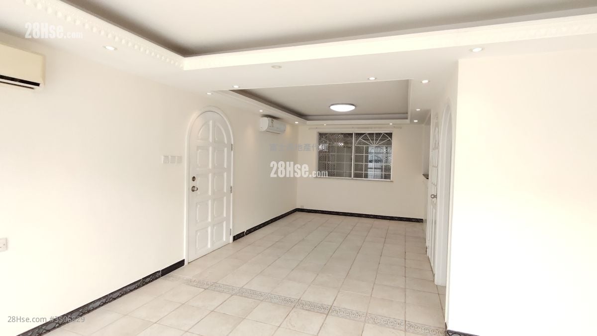 Fairview Park Rental 4 Bedrooms , 2 Bathrooms 1,245 ft²