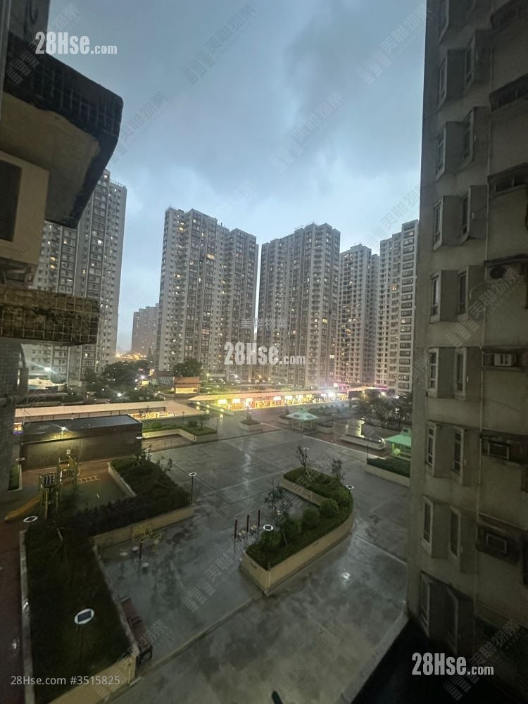 Lucky Plaza Rental 443 ft²