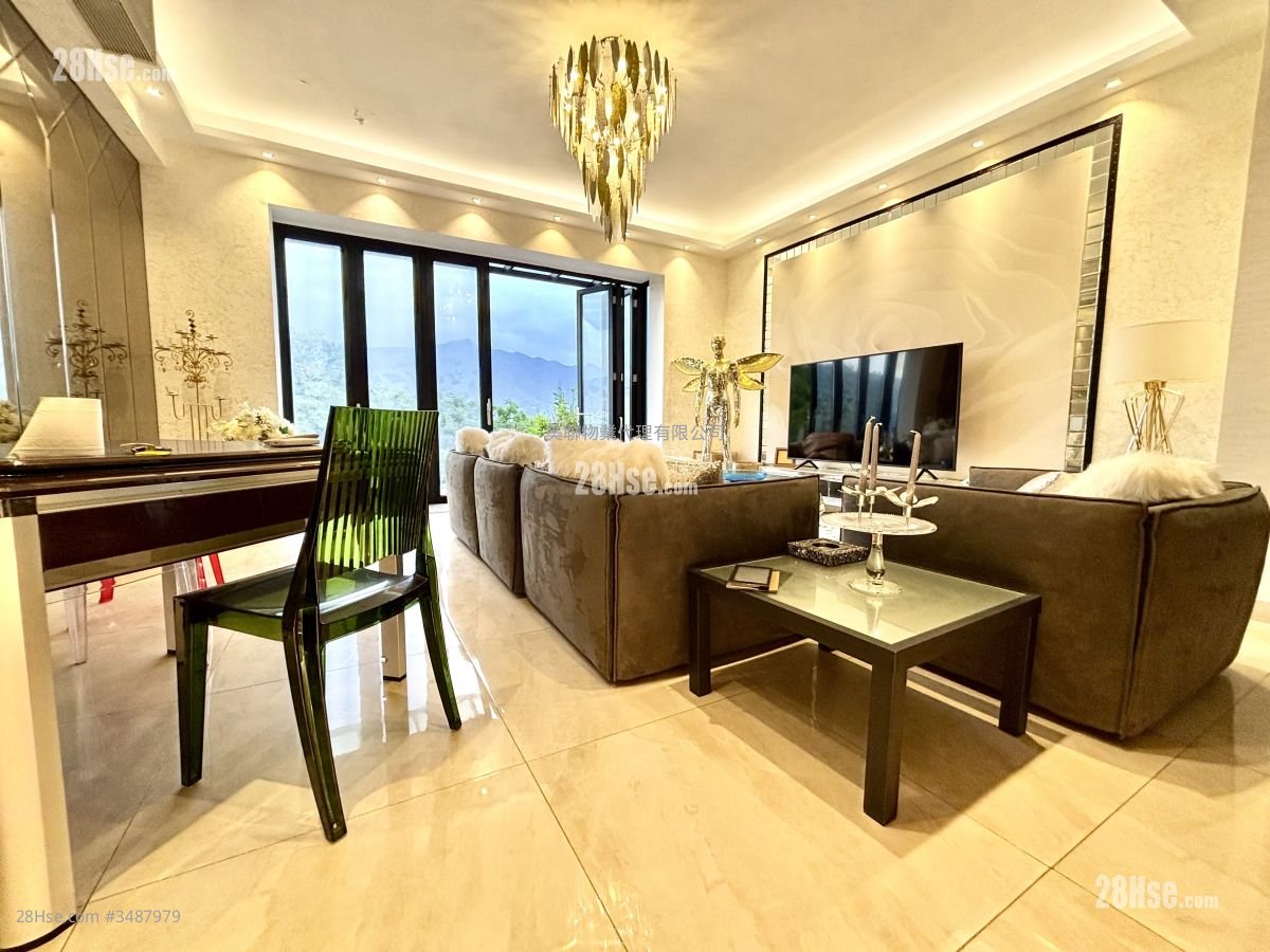 The Beverly Hills Sell 4 Bedrooms , 5+ Bathrooms 2,475 ft²