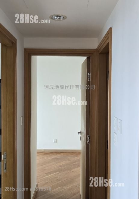Century Gateway Rental 490 ft²
