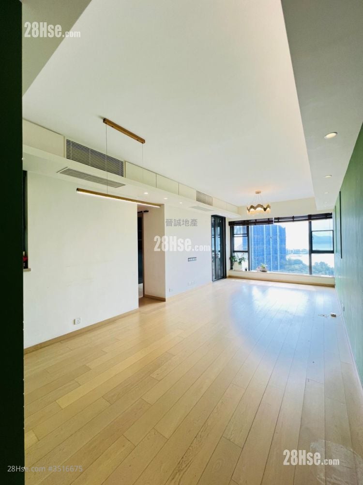 The Bloomsway Rental 4 Bedrooms , 3 Bathrooms 976 ft²