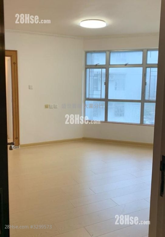 Man Lai Court Sell 622 ft²