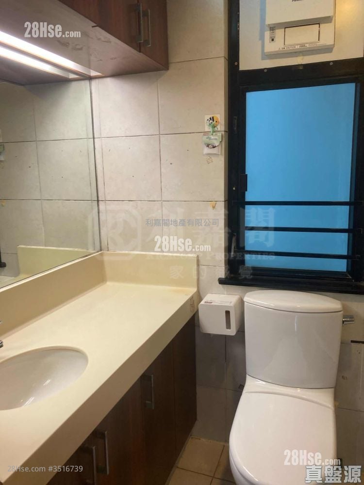 Royal Terrace Sell 2 Bedrooms , 1 Bathroom 379 ft²