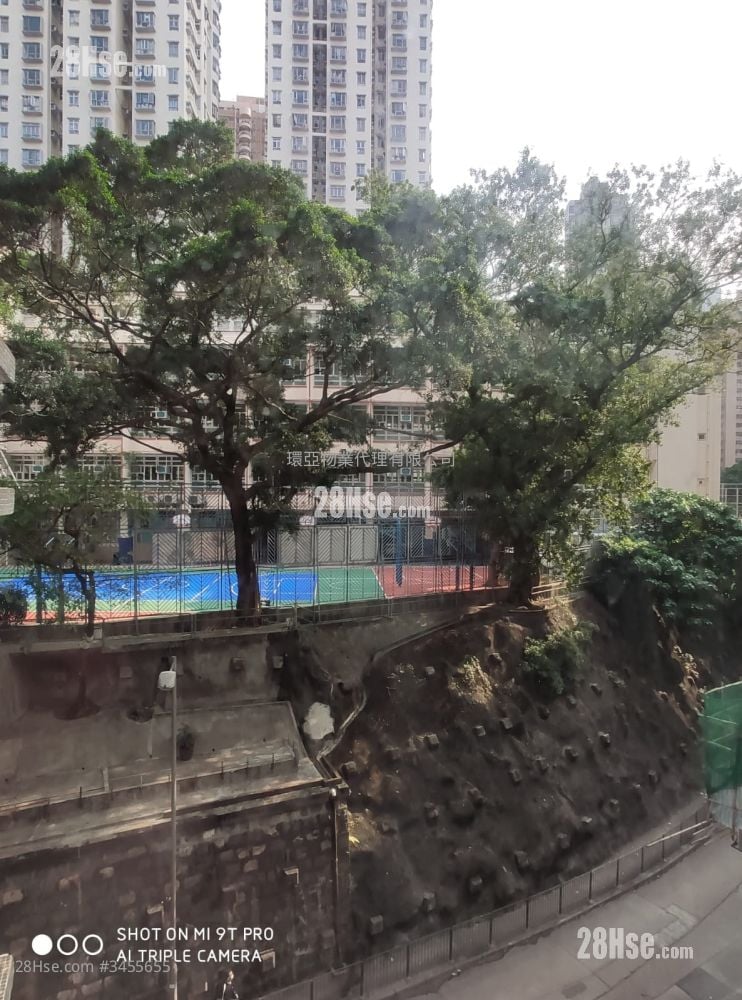 Tung Wai Garden Sell 2 Bedrooms , 1 Bathroom 314 ft²