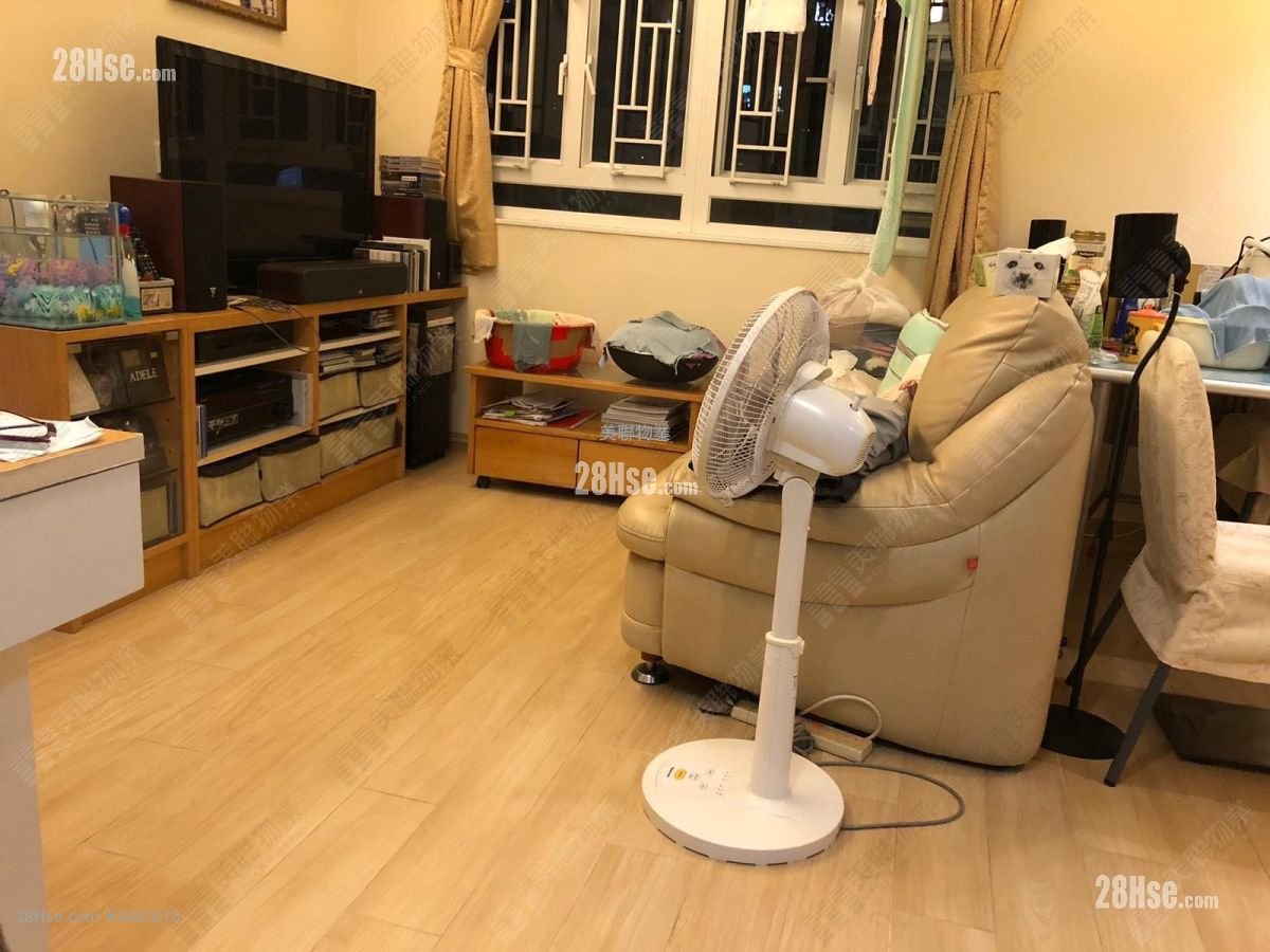Kwai Sing Centre Sell 2 Bedrooms , 1 Bathroom 460 ft²