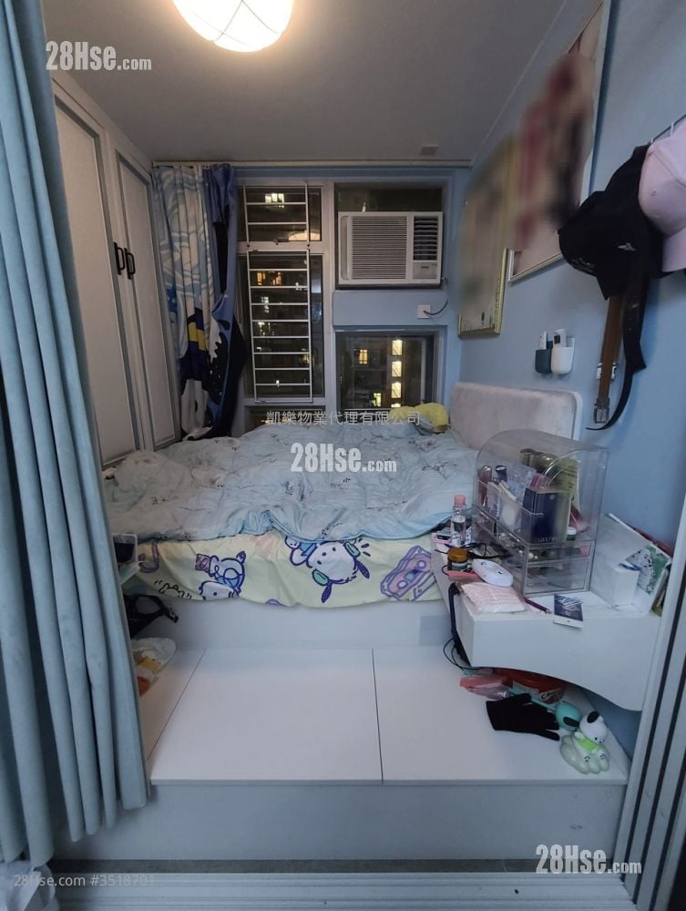 Choi Hing Court Sell 2 Bedrooms 372 ft²