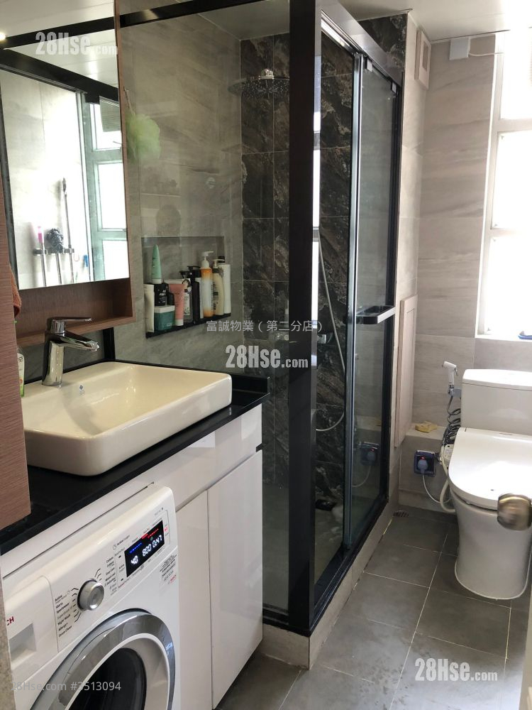 Yau Chui Court Sell 3 Bedrooms , 1 Bathroom 639 ft²