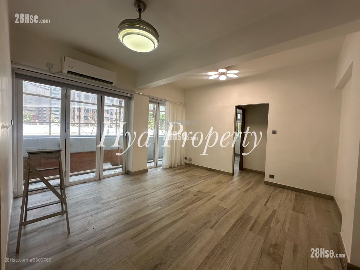 Sik On House Rental 2 Bedrooms , 1 Bathroom 564 ft²