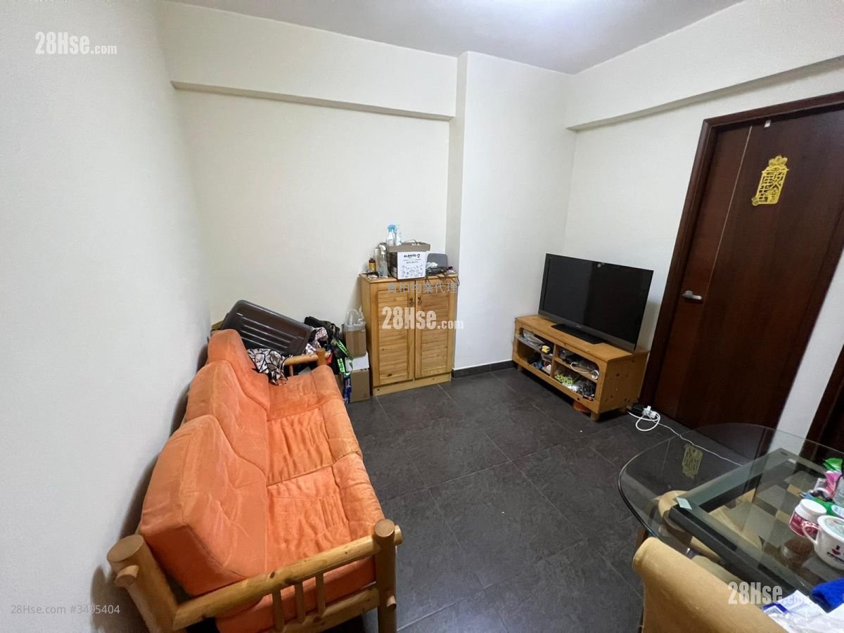 Luen Gay Apartments Rental 2 Bedrooms , 1 Bathroom 327 ft²