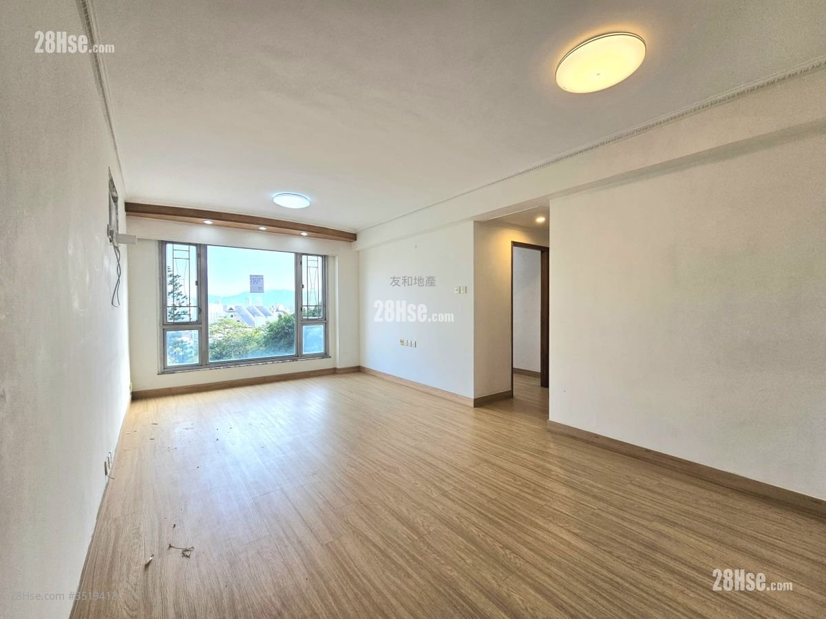 Welcome Gardens Rental 3 Bedrooms , 1 Bathroom 717 ft²