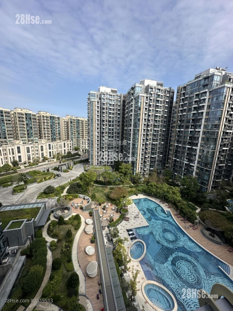 St Martin Sell 2 Bedrooms 497 ft²