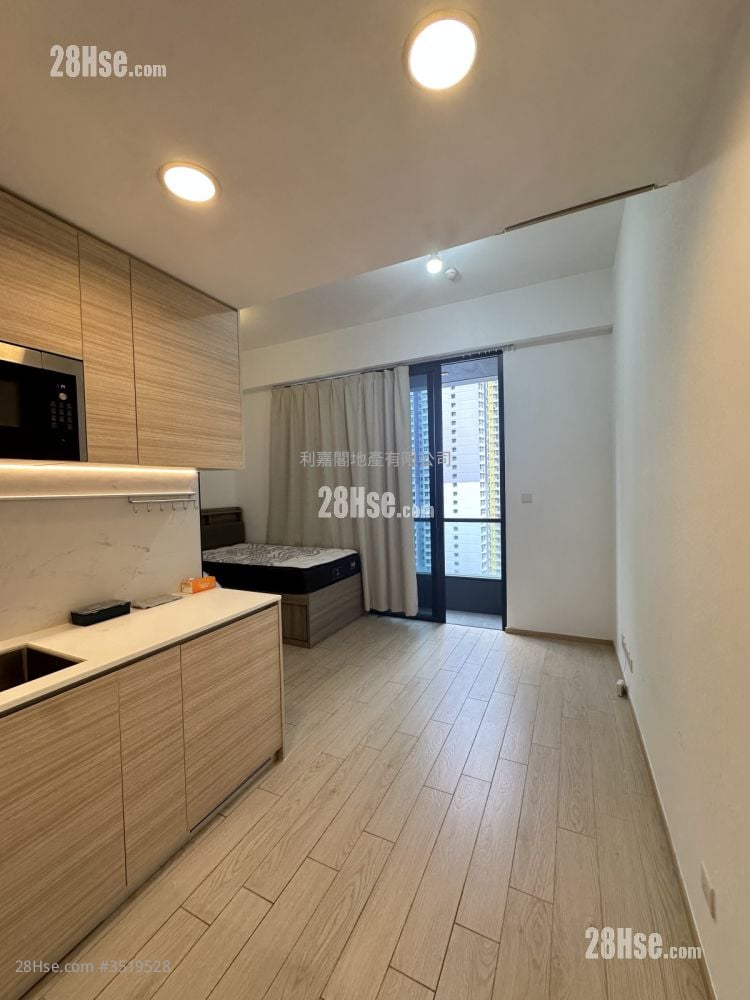 Edition 178 Rental 248 ft²