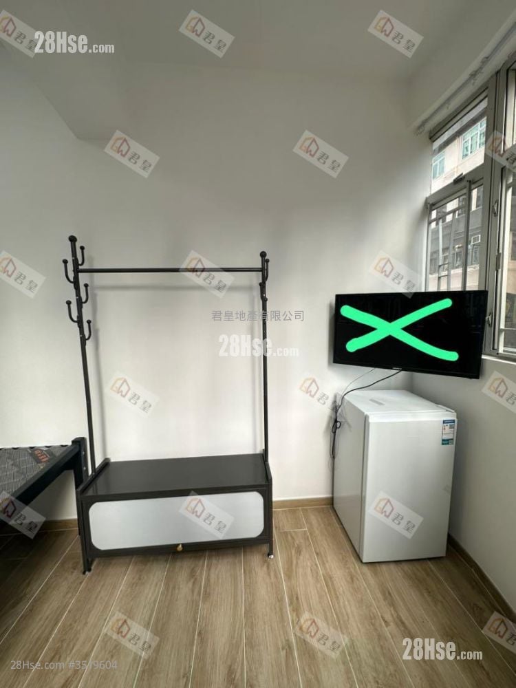 Yuen King Building Rental Studio , 1 Bathroom 120 ft²