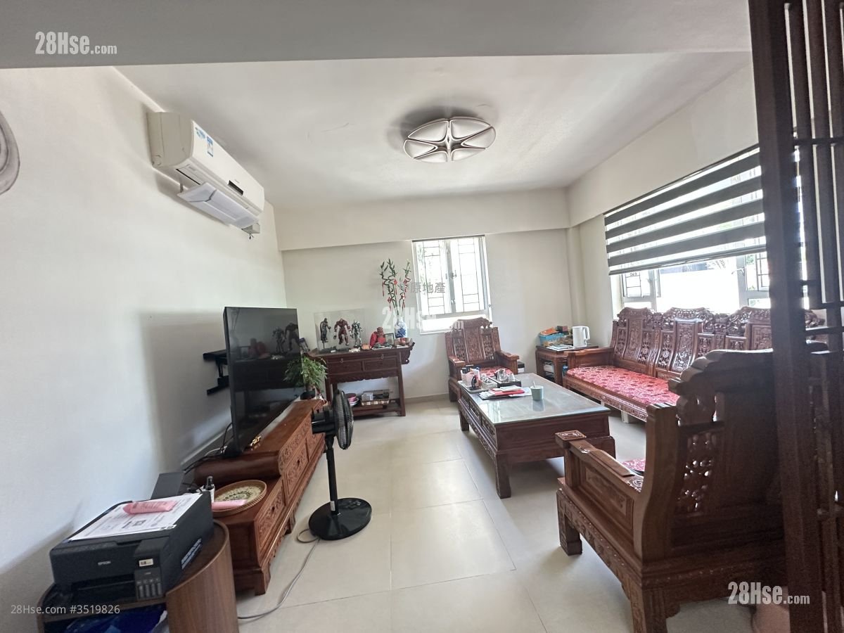 South Court Sell 3 Bedrooms , 2 Bathrooms 932 ft²