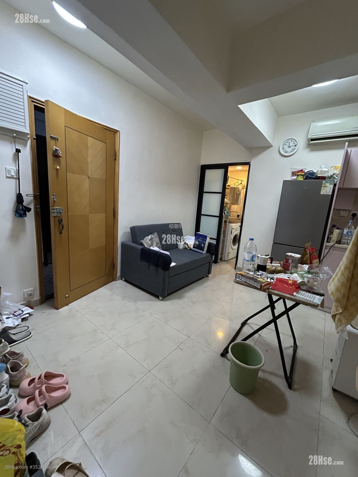 Luen Hing Apartments Rental 3 Bedrooms , 1 Bathroom 410 ft²