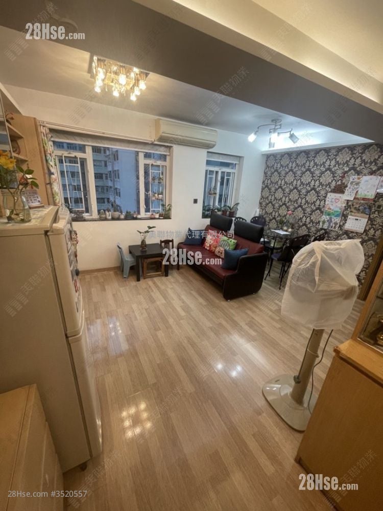Tsuen Wan Centre Sell 3 Bedrooms 460 ft²