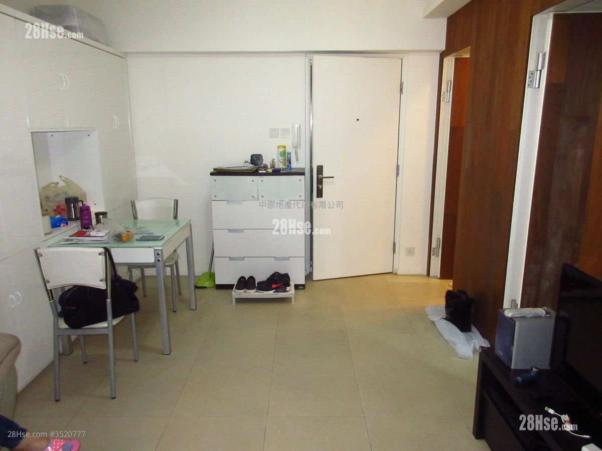 Tai Po Centre Sell 2 Bedrooms 409 ft²