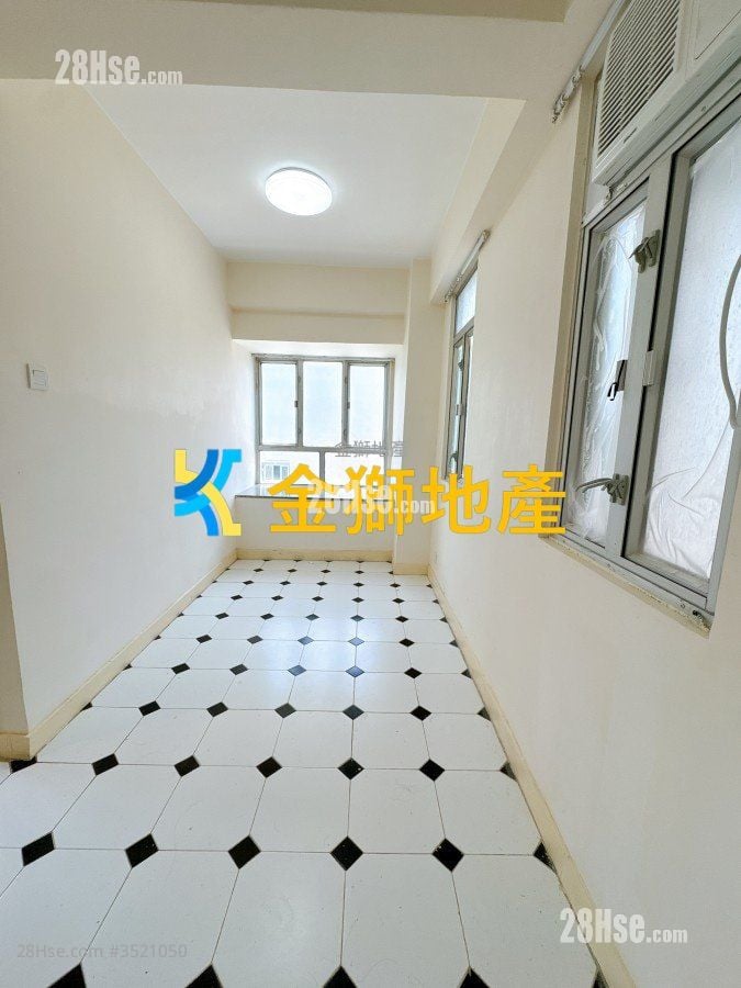 Golden Lion Garden Rental 1 Bedroom , 1 Bathroom 266 ft²