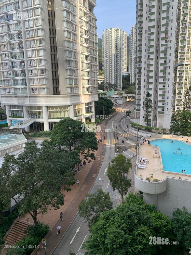 Park Vale Sell 3 Bedrooms , 1 Bathroom 663 ft²
