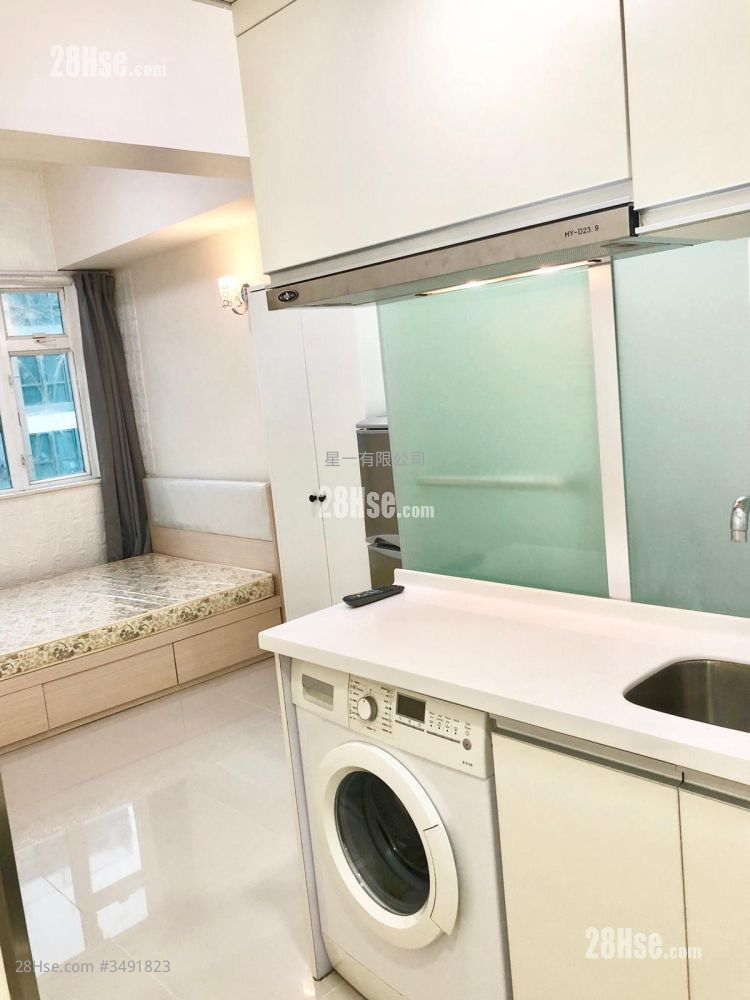 Majestic Apartments Rental 1 Bedroom , 1 Bathroom 160 ft²