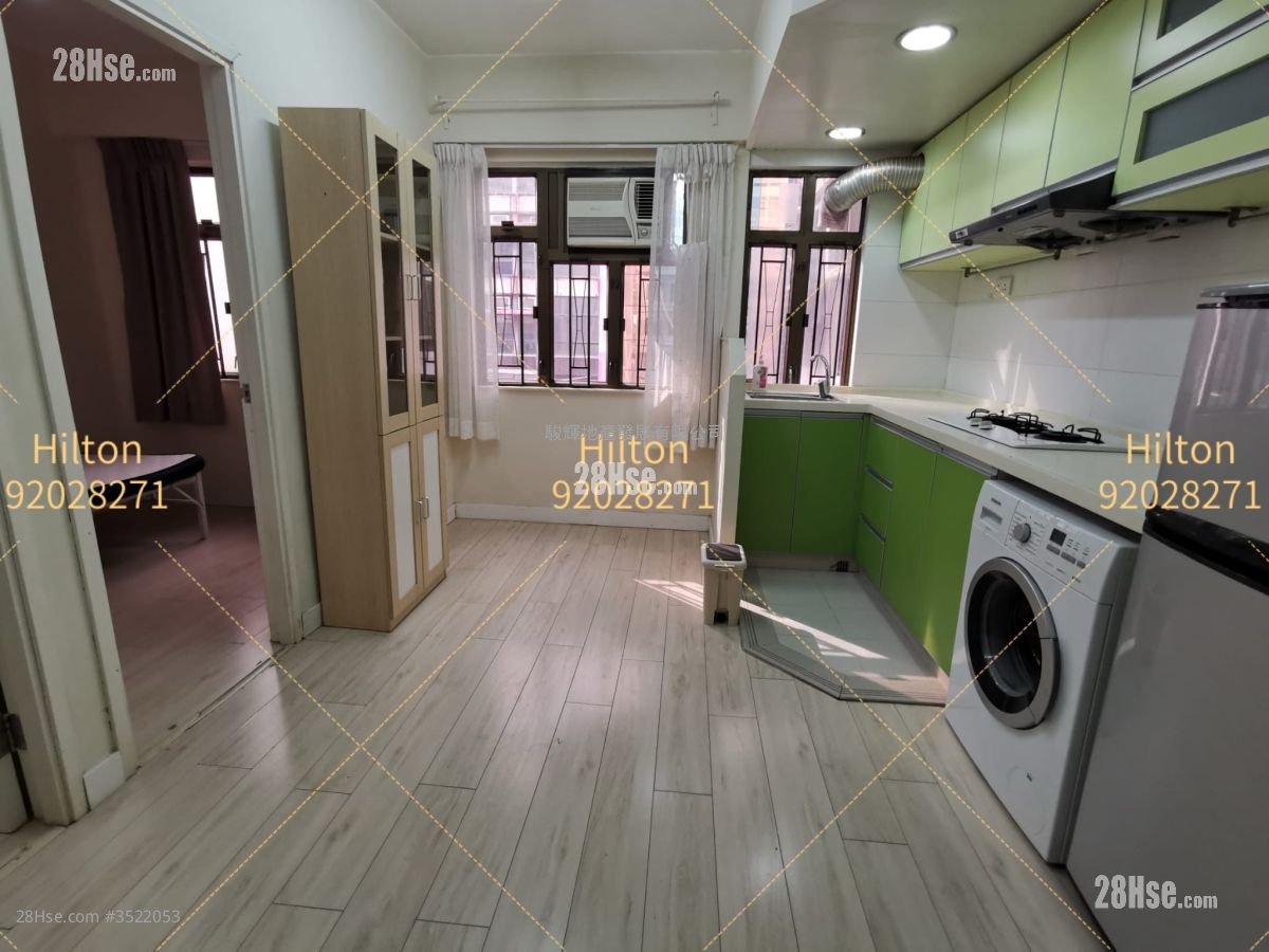 Hillwood Court Sell 2 Bedrooms , 1 Bathroom 342 ft²