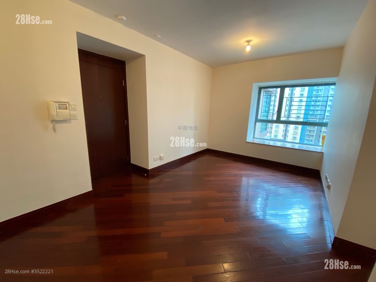 Aquamarine Sell 3 Bedrooms 581 ft²
