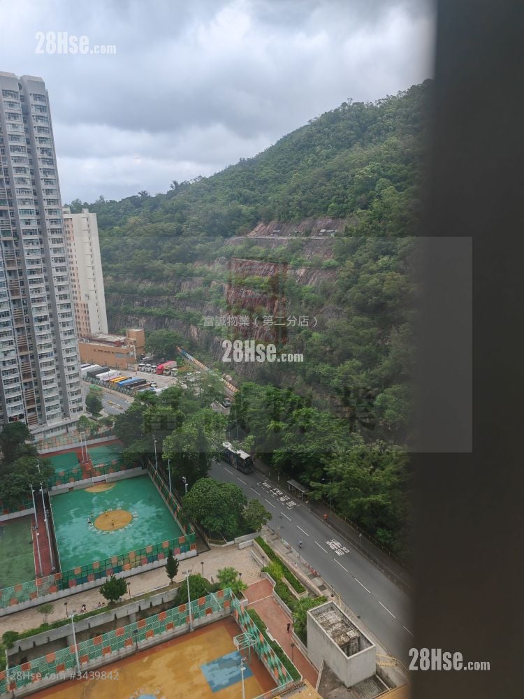 Hong Nga Court Sell 541 ft²